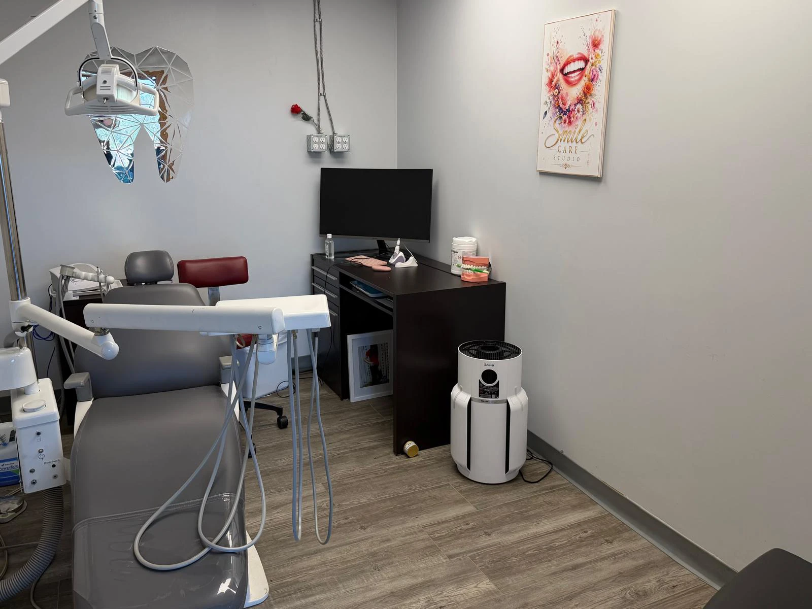 Smile Care Studio boutique reception, Thunder Bay